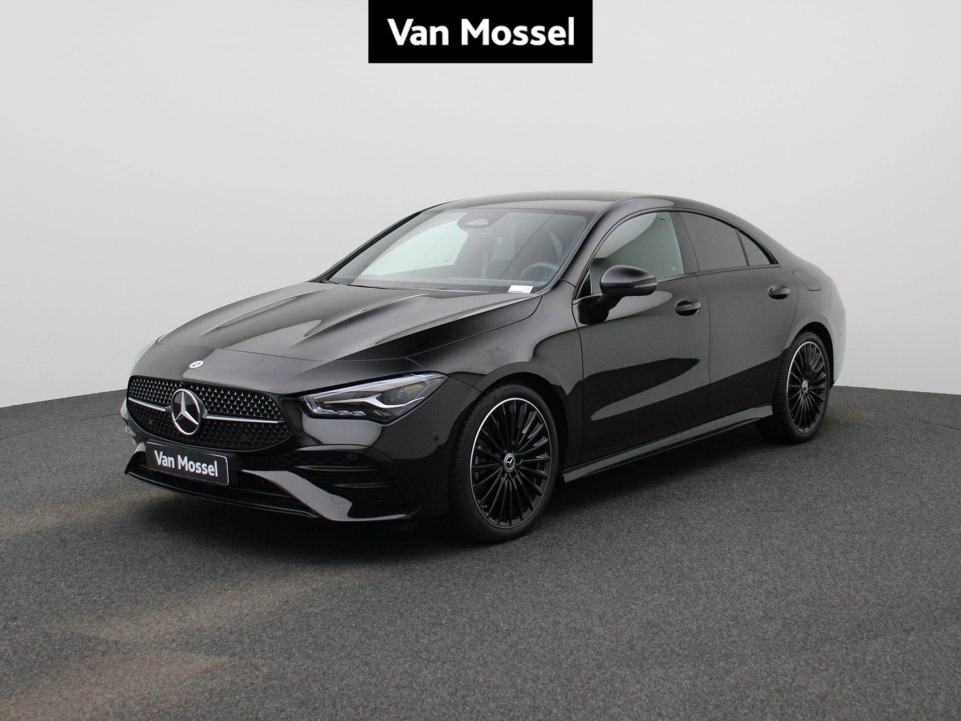 Mercedes-Benz CLA Coupé 200 AMG Line, Auto's, Stof, Gebruikt, 4 cilinders, Zwart