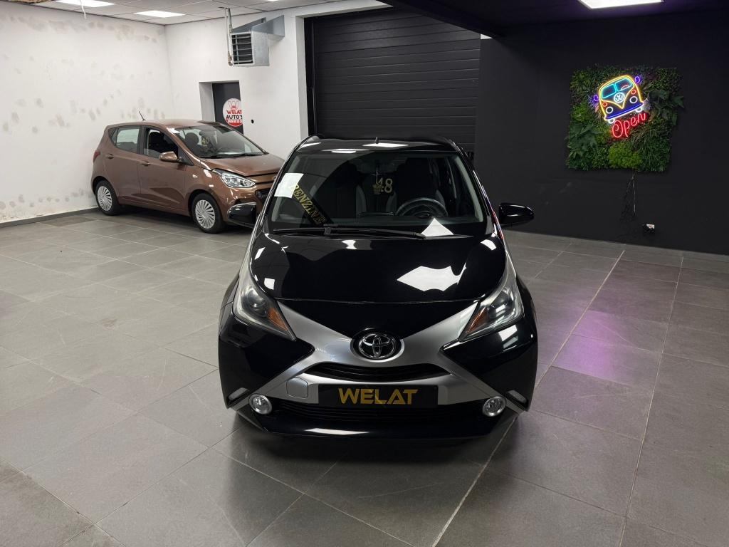 TOYOTA AYGO SPECIALE UITVOERING 2015 BENZINE/TOPSTAAT, Auto's, Bluetooth, Euro 5, Zwart, Zwart