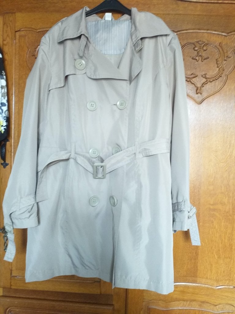 1 imper femme beige T.48/50, Enlèvement, Comme neuf, Taille 46/48 (XL) ou plus grande, Beige