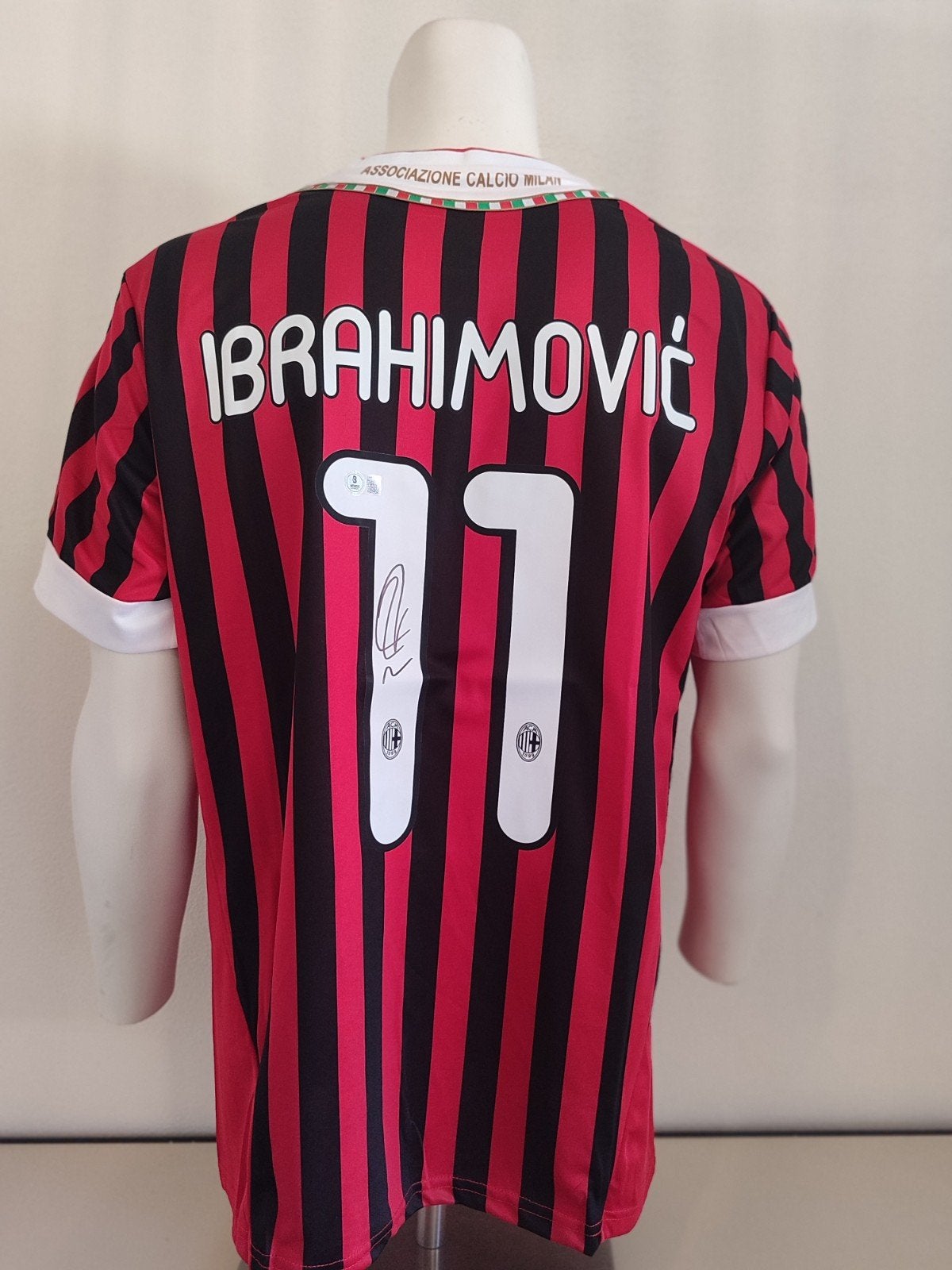 Gesigneerd Ac Milan shirt door Zlatan Ibrahimovic met Becket, Verzamelen, Sportartikelen en Voetbal, Ophalen of Verzenden, Shirt