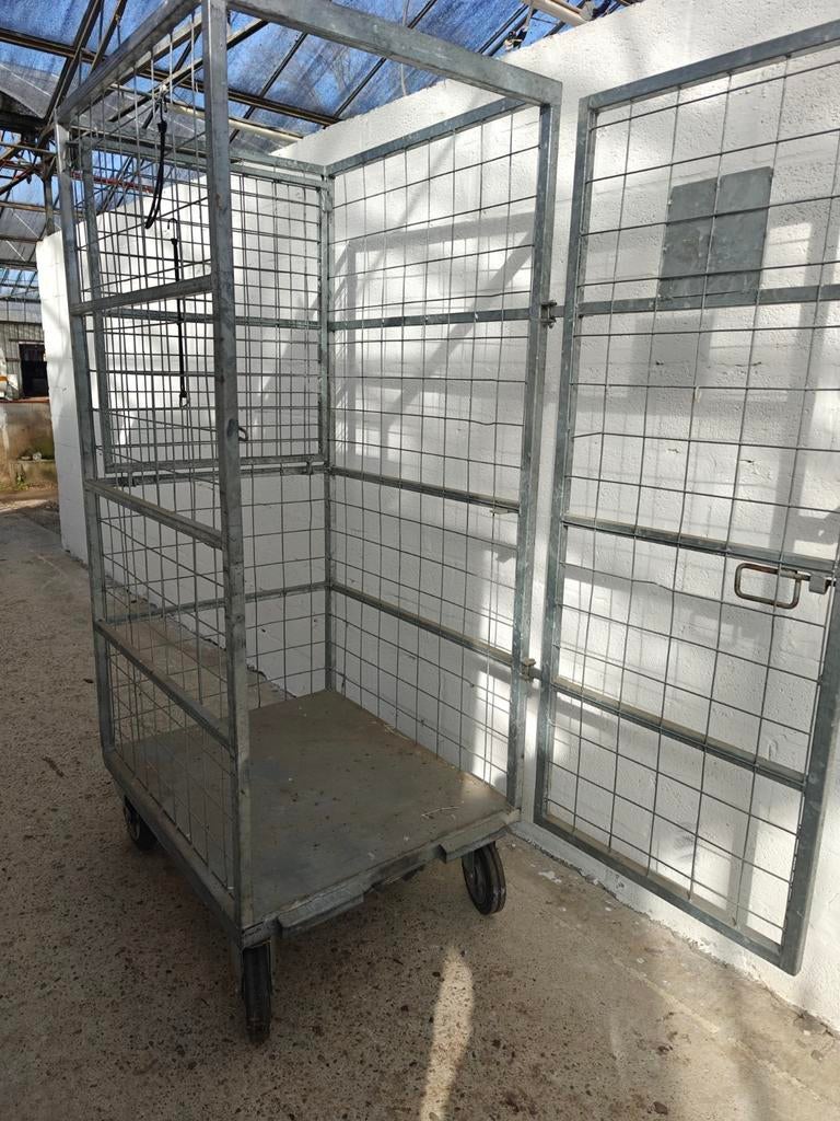 Magazijn rek, rolcontainer, Ophalen