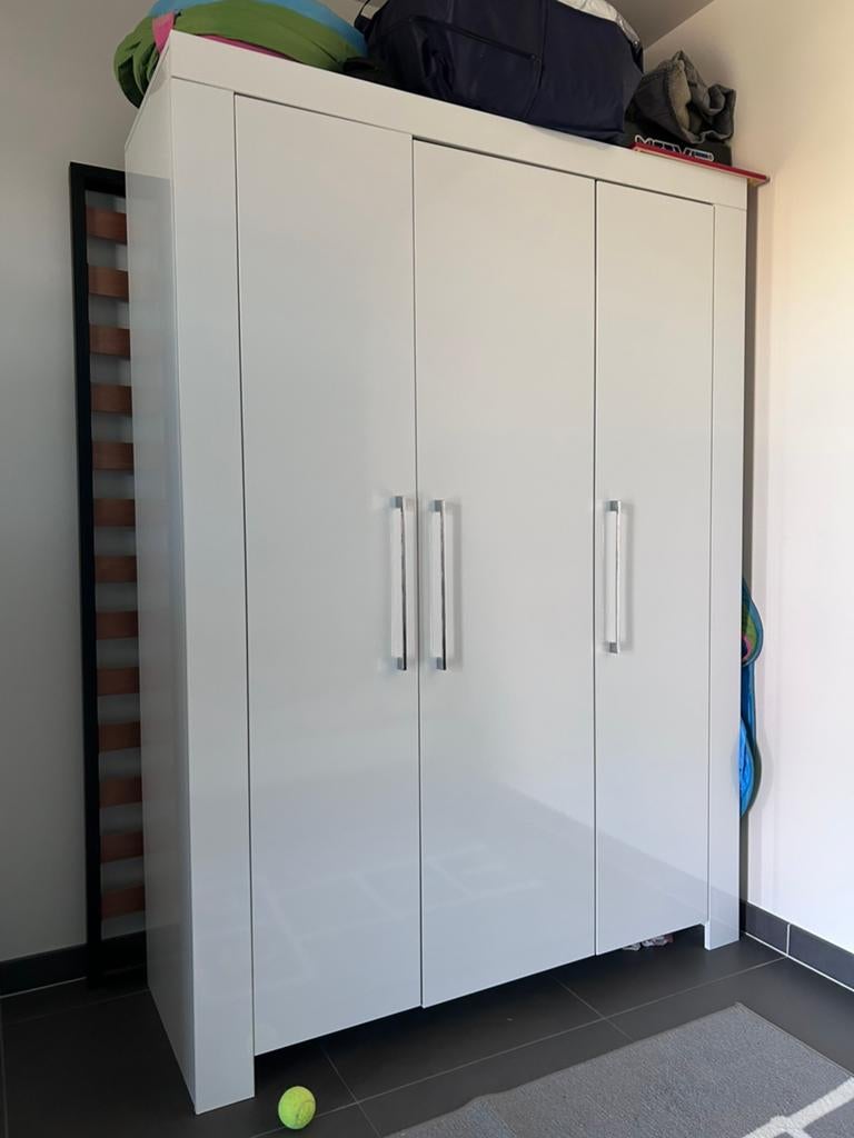 Slaapkamer kind - kleerkast + bed, Huis en Inrichting, Slaapkamer | Bedden, Ophalen, Zo goed als nieuw, Eenpersoons, Wit