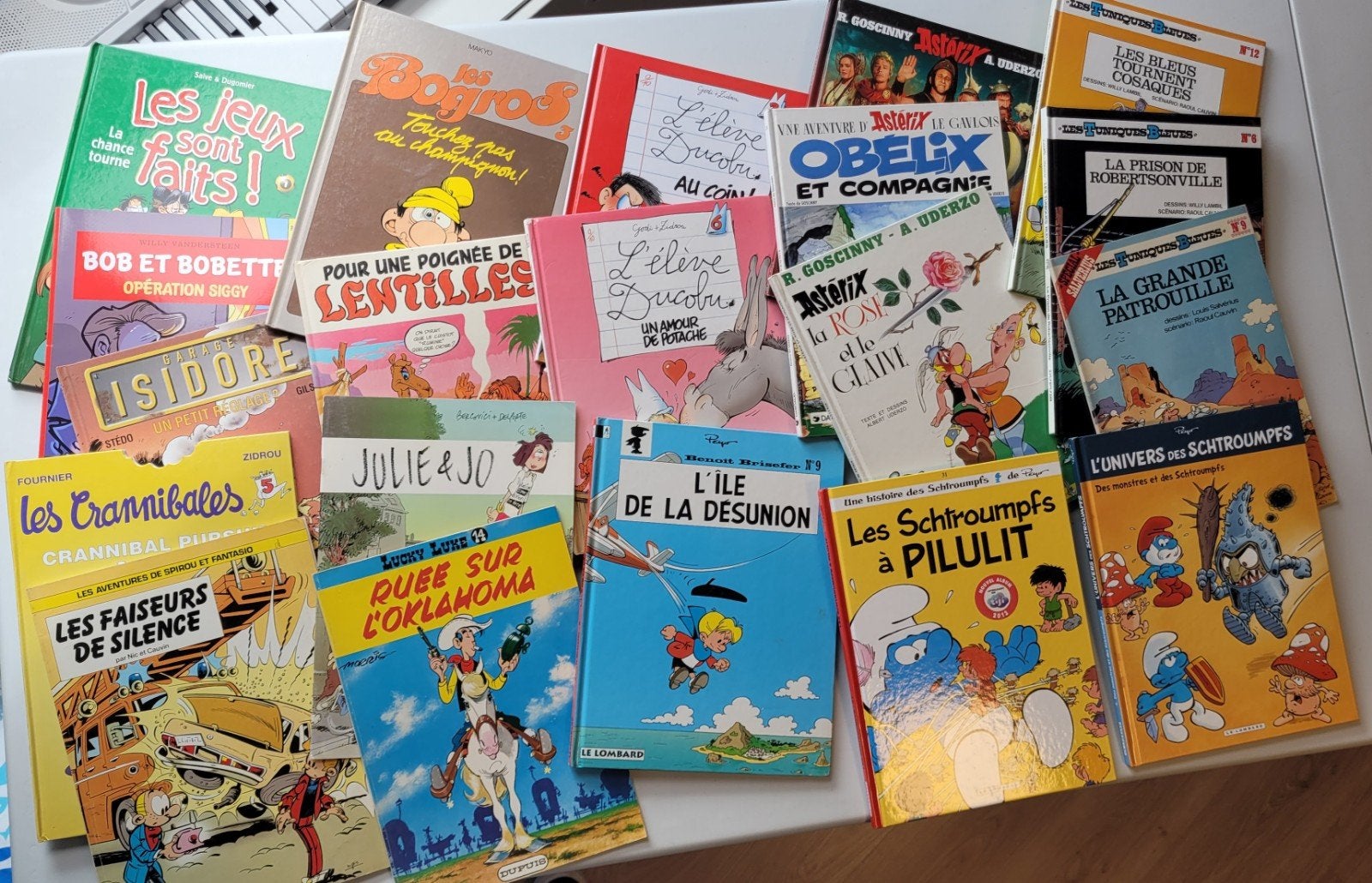 Set van 20 stripboeken (Asterix, Smurfen, Lucky Luke,...), Boeken, Stripverhalen, Gelezen, Meerdere stripboeken, Ophalen of Verzenden