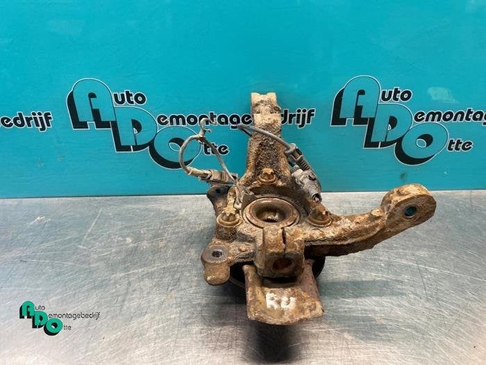 Fusee rechts-voor van een Opel Zafira B (Zafira B 05-), Gebruikt, -, -, Opel