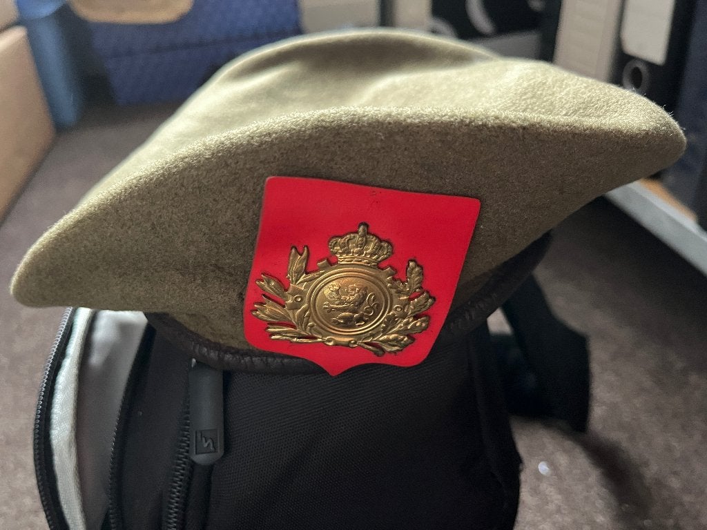 legerkledij, Ophalen, Gedragen