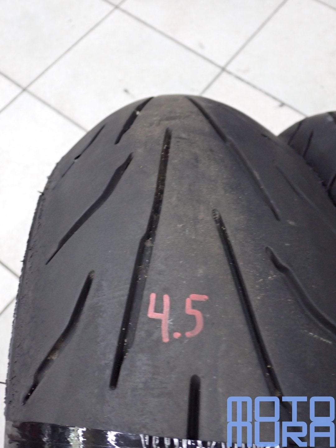 Jeu de pneus Dunlop Qualifier Core 120/70ZR17 180/55ZR17 : p, Motos, -, Utilisé, -, -