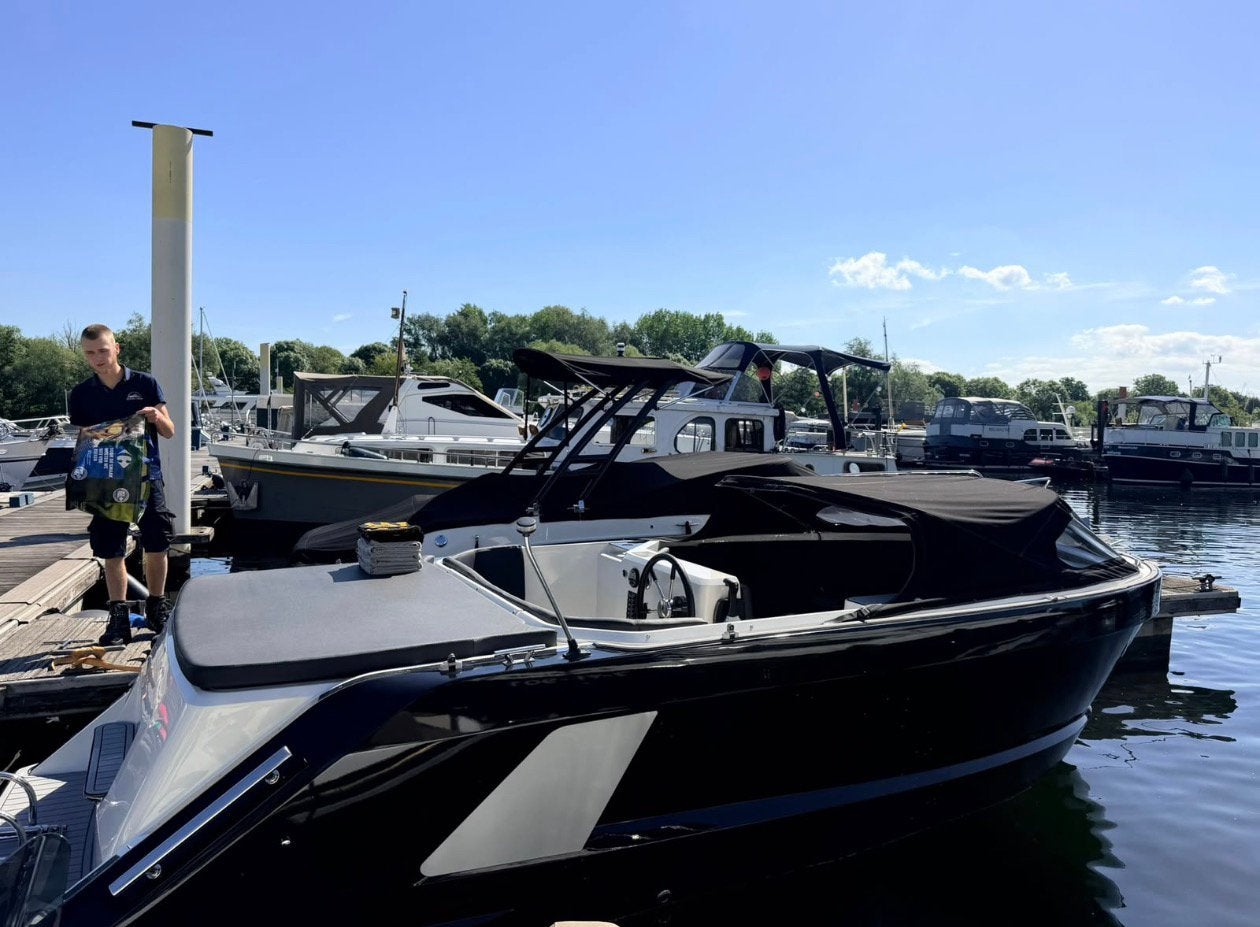 Boot te huur Maastricht, Watersport en Boten, Motorboten en Motorjachten, Zo goed als nieuw, Zonnedek, Tender, Ophalen