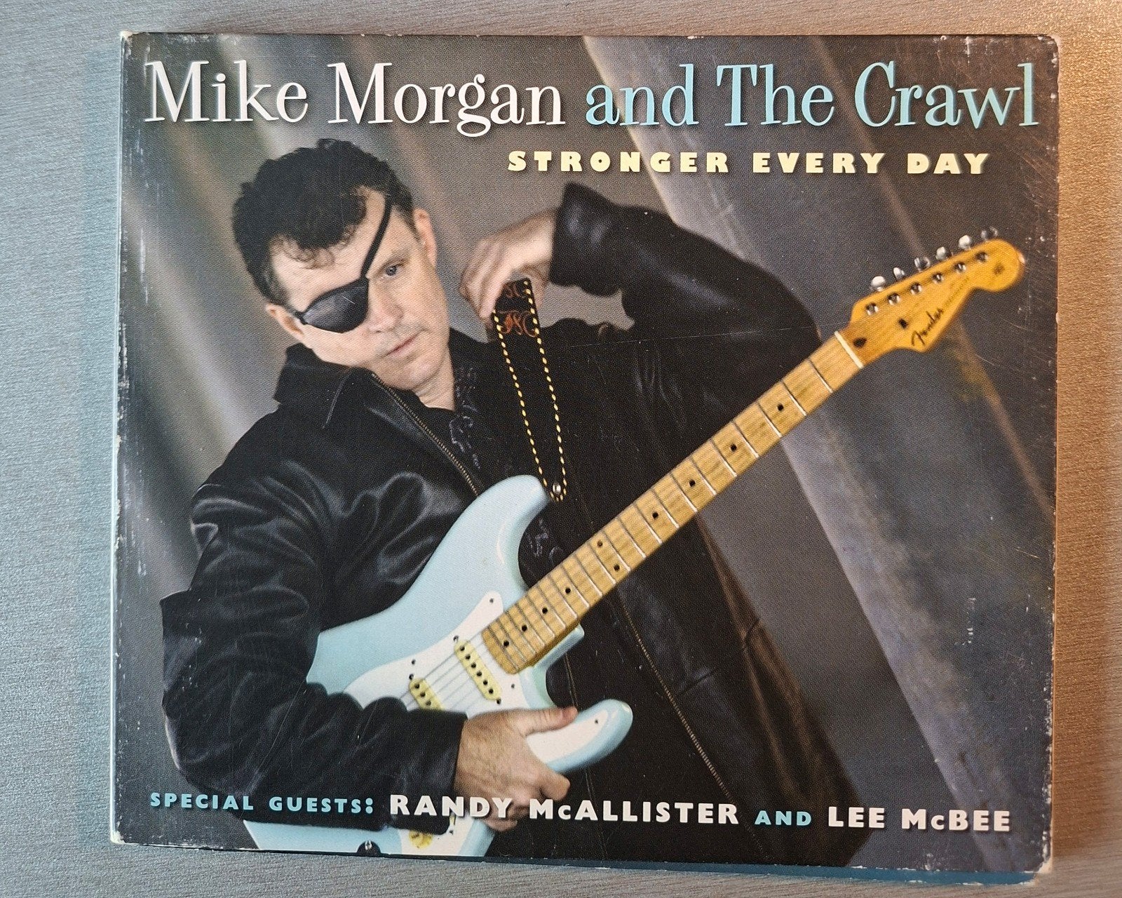 CD. Mike Morgan. Plus fort chaque jour. Signé., CD & DVD, CD | Jazz & Blues, Enlèvement ou Envoi, Utilisé