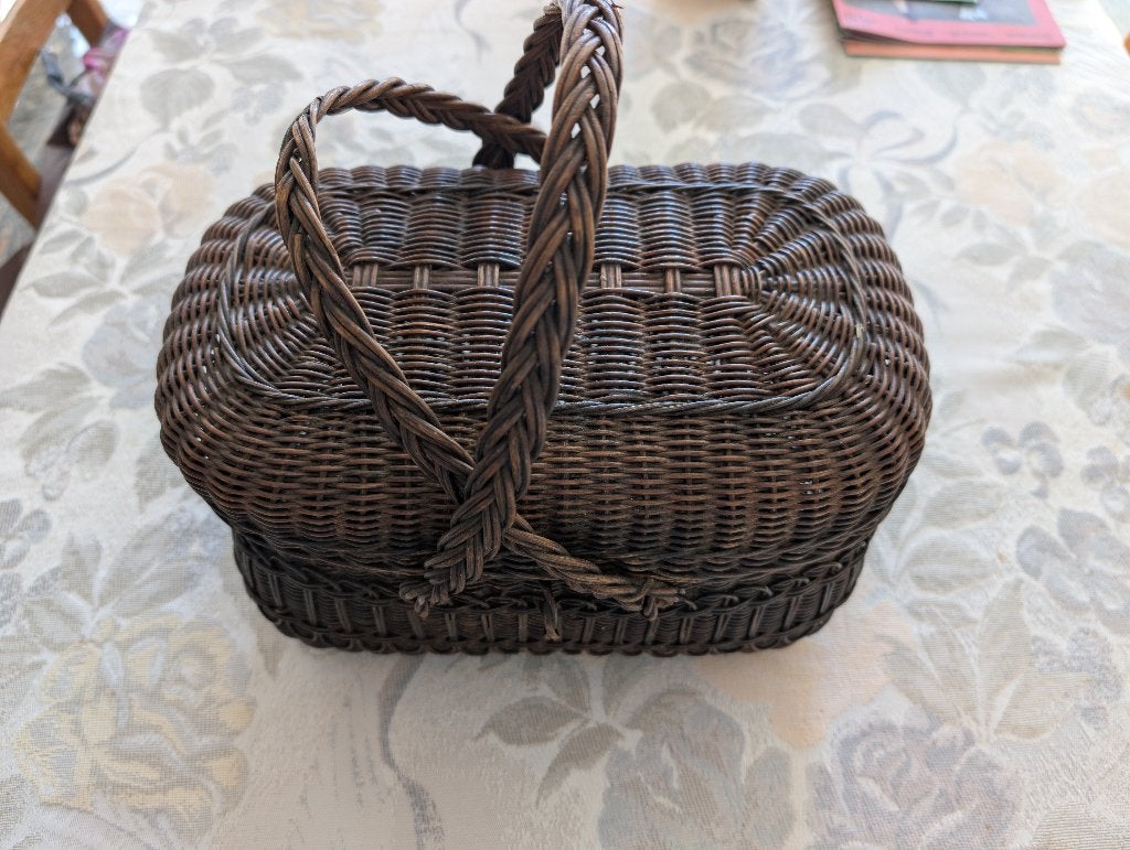 Vintage rieten picknickmand / naaimand met deksel, Ophalen, Zo goed als nieuw, Zonder inhoud