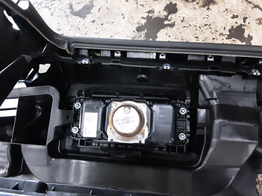 AIRBAG PASSAGER Golf VII Variant (AUVV) (8V0880204G), Volkswagen, Volkswagen AG, Utilisé, Kundenbetreuung@volkswagen.de