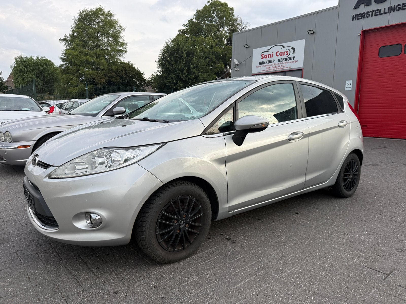 Ford fiesta 1.2 benzine bj 2011 137000 km goede staat, Voorwielaandrijving, Euro 5, Stof, Zwart