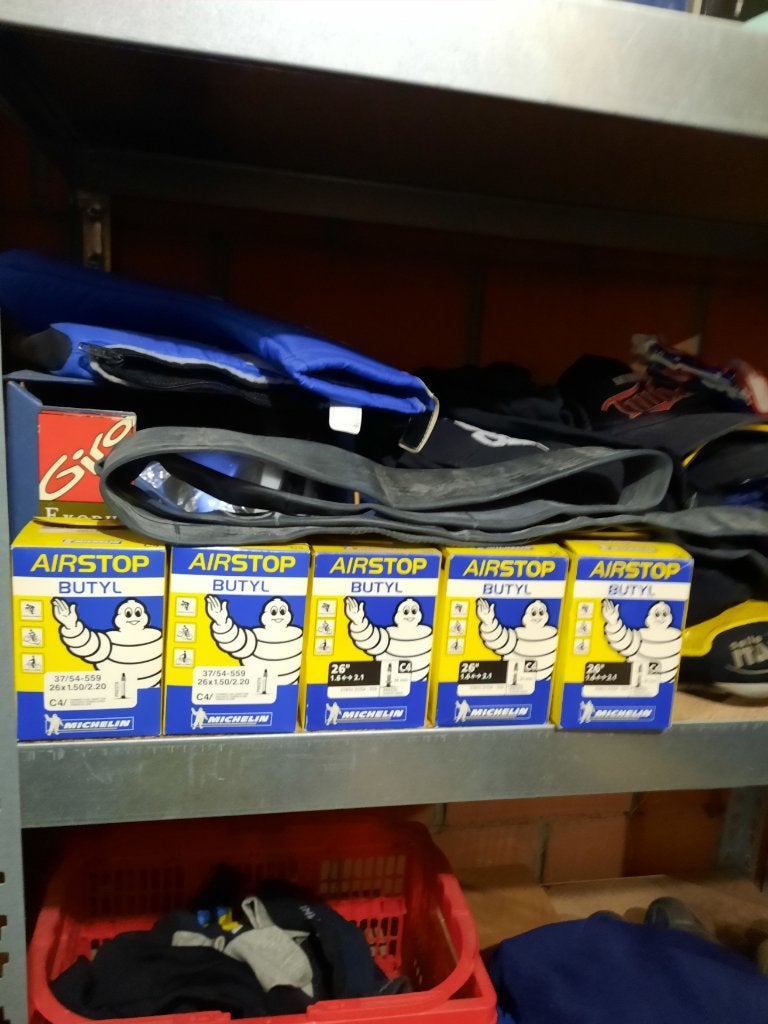 Michelin fietsbanden Airstop Butyl, Fietsen en Brommers, Ophalen, Michelin, Band, Nieuw