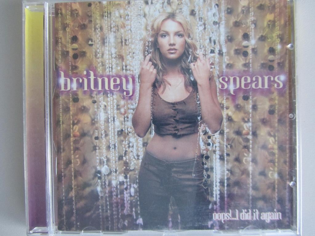 CD BRITNEY SPEARS "OOPS!...I DID IT AGAIN! (13 tracks), Enlèvement ou Envoi, Utilisé