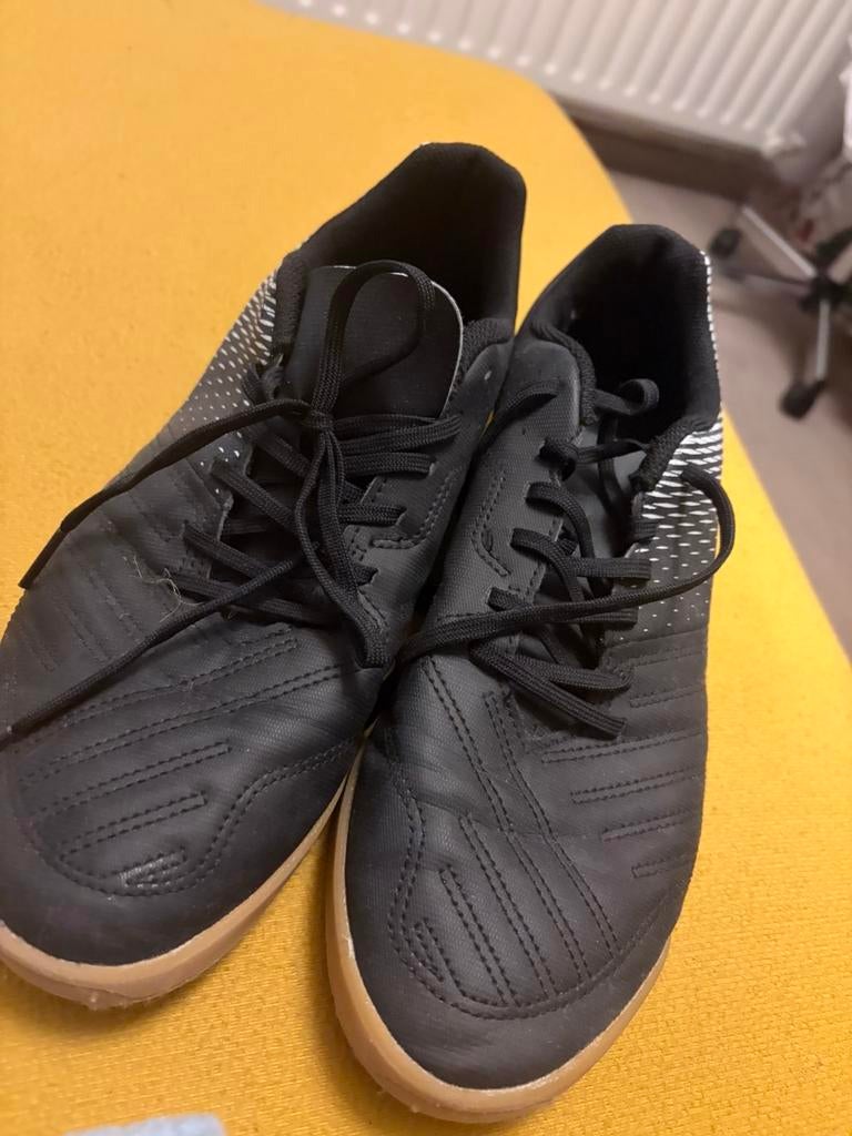 Zaalvoetbalschoenen/ sportschoenen maat 44, Ophalen of Verzenden, Zo goed als nieuw, Sportschoenen