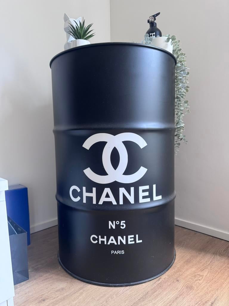 Baril Chanel, Enlèvement, Comme neuf