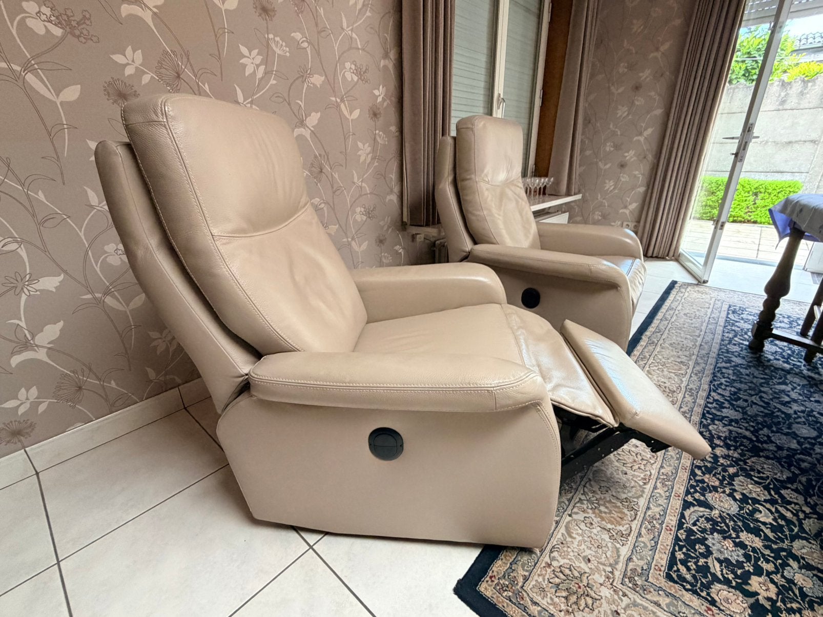 2. Electr. Sièges relax en cuir - 300/pièce ou 500/les deux, Enlèvement, Comme neuf