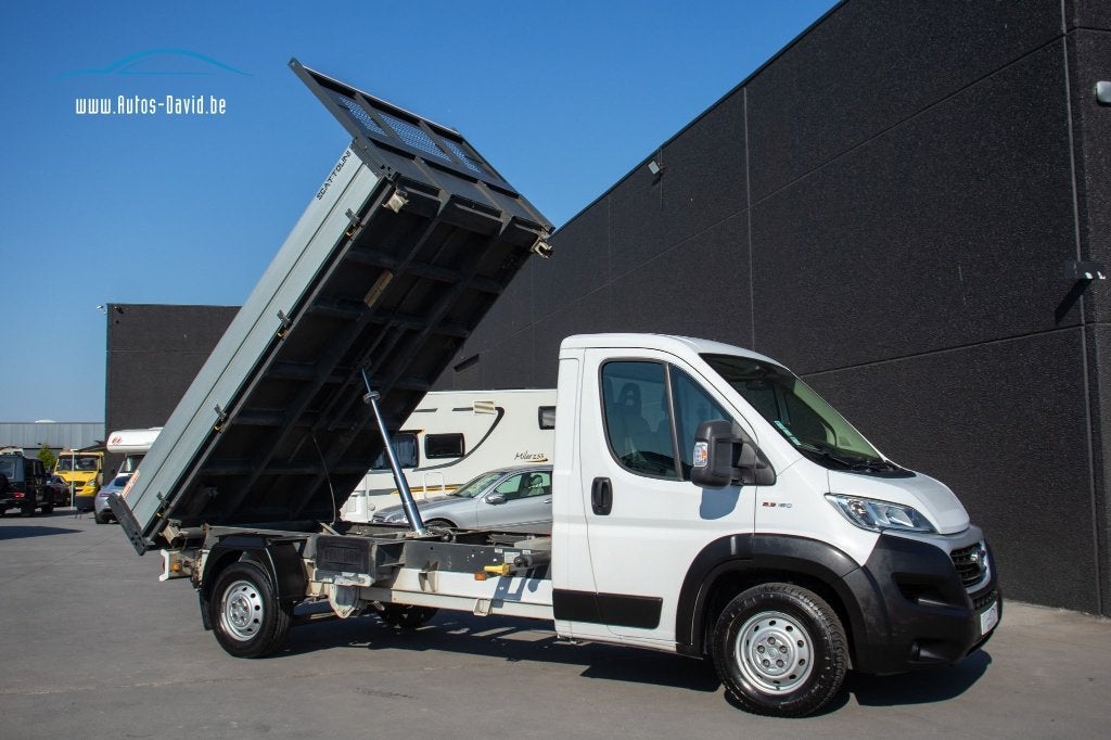 Fiat Ducato Kipper 2.3 Multijet / 3 zitplaatsen / Kiepwagen, Voorwielaandrijving, 177 g/km, Stof, Wit