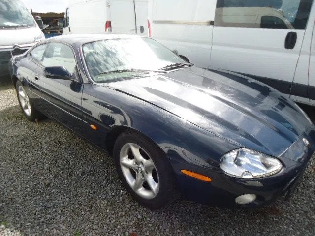 Jaguar XK coupe ,4.0 benzine ,Full Option ,121 dkm , 1 ste e, Auto's, 4 zetels, Gebruikt, https://public.car-pass.be/vhr/b5d126d5-abd0-41e7-9110-adc8196ec669https://public.car-pass.be/vhr/c3adbf6c-a73d-4ddc-af8a-3ead042f00de