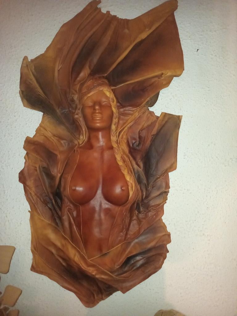 magnifique sculpture murale – buste en cuir – 1 mètre, Enlèvement ou Envoi