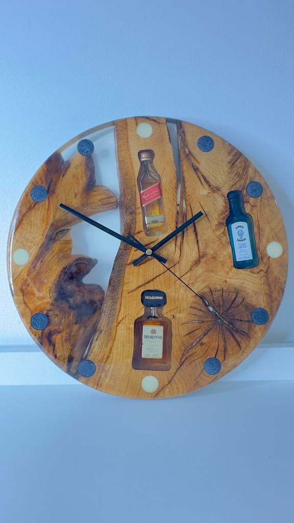 Horloge murale 37 cm en chêne et époxy, Enlèvement ou Envoi