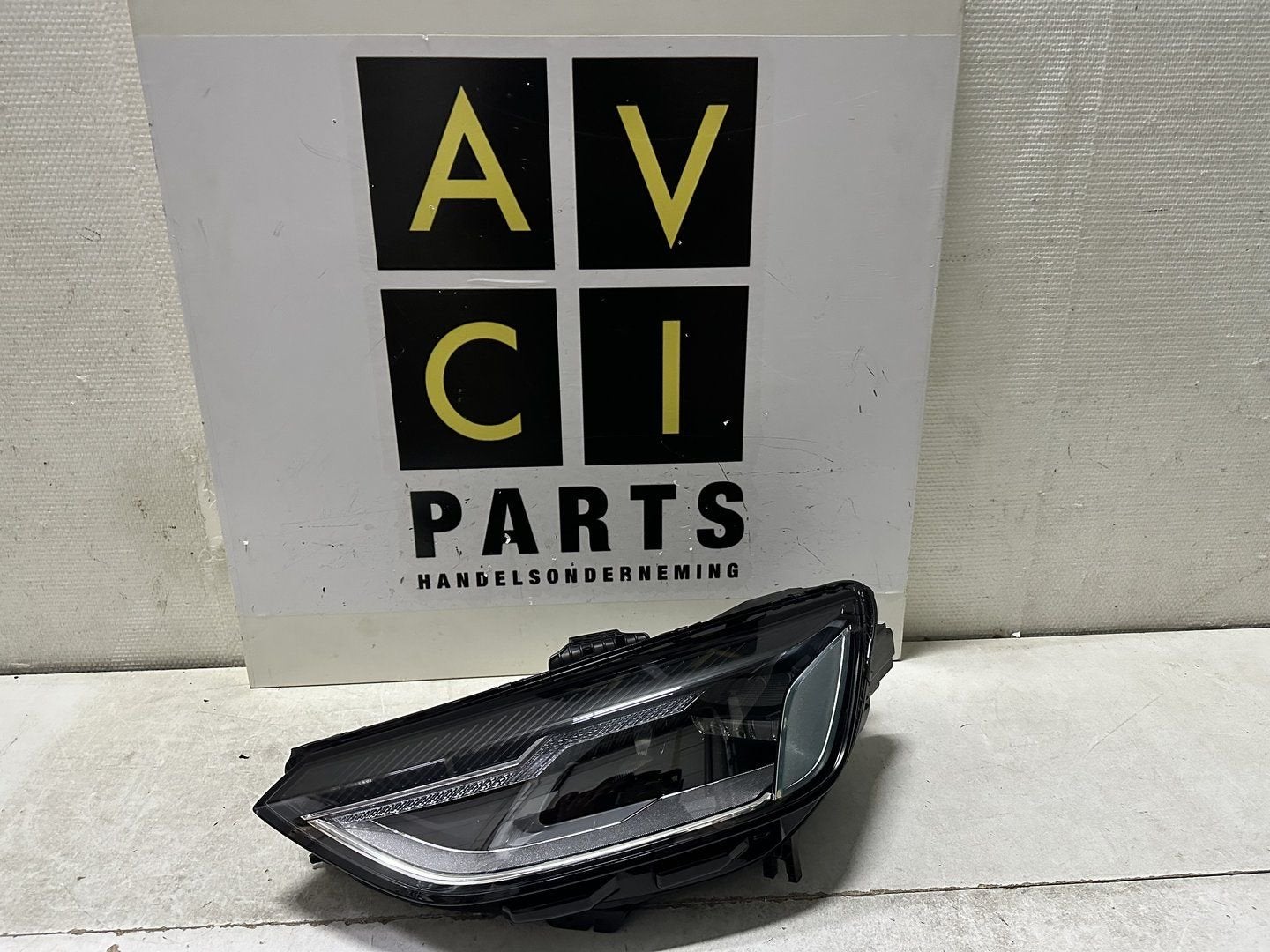 Koplamp Audi A4 B9 8W Facelift LED Links 8W0941011 2019-, Gebruikt, -, -, -