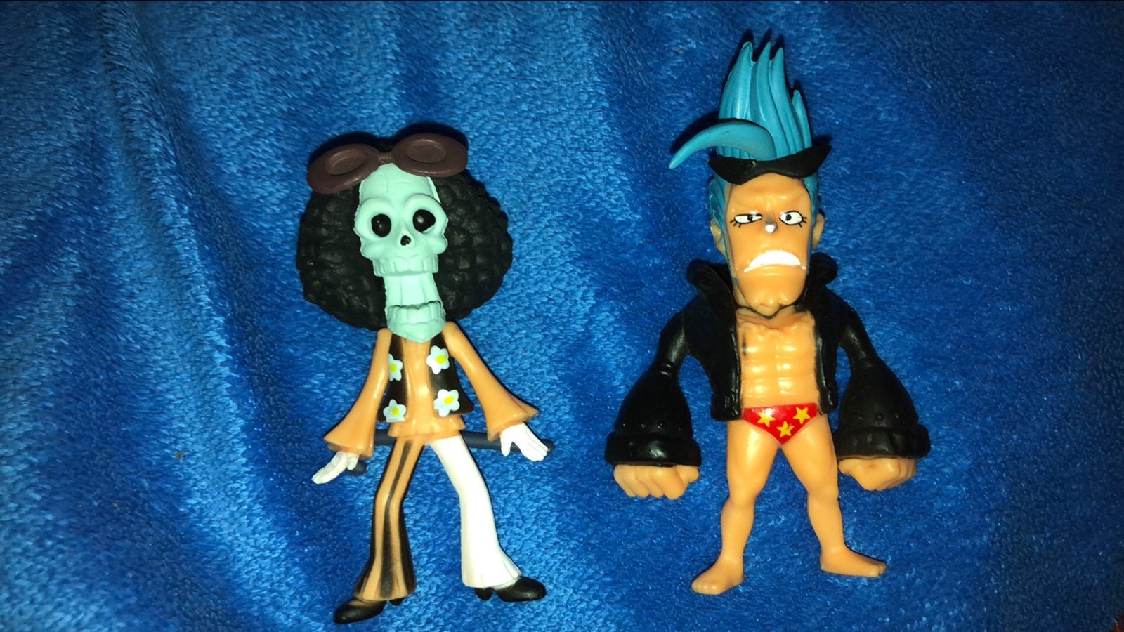 2 Figurines One Piece 2€/1, Comme neuf
