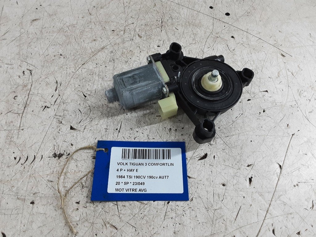 MOTEUR LEVE VITRE ELECTRIQUE AVANT GAUCHE Tiguan (AD1), Volkswagen, Volkswagen AG, Gauche, Utilisé