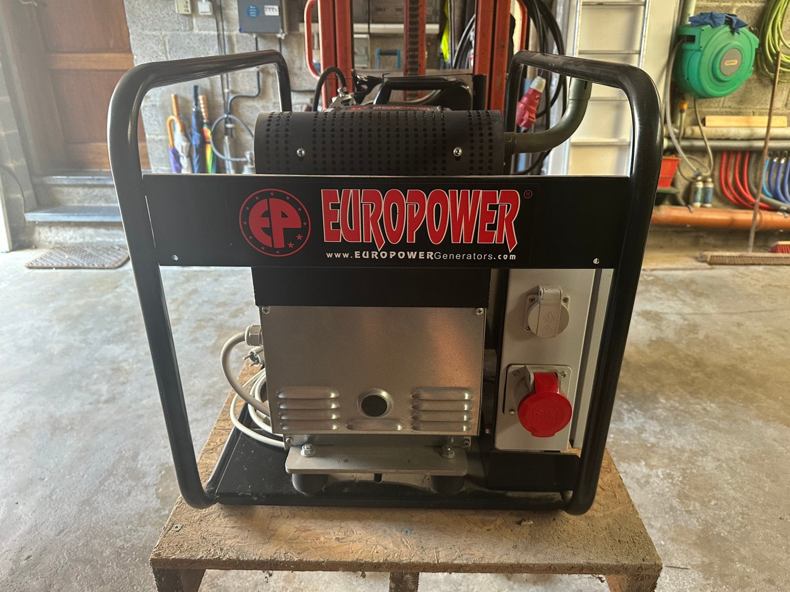 Stroomaggregaat 13,5 Kva Europower, Bricolage & Construction, 10 à 30 kVA, Comme neuf, Démarrage électrique, Enlèvement