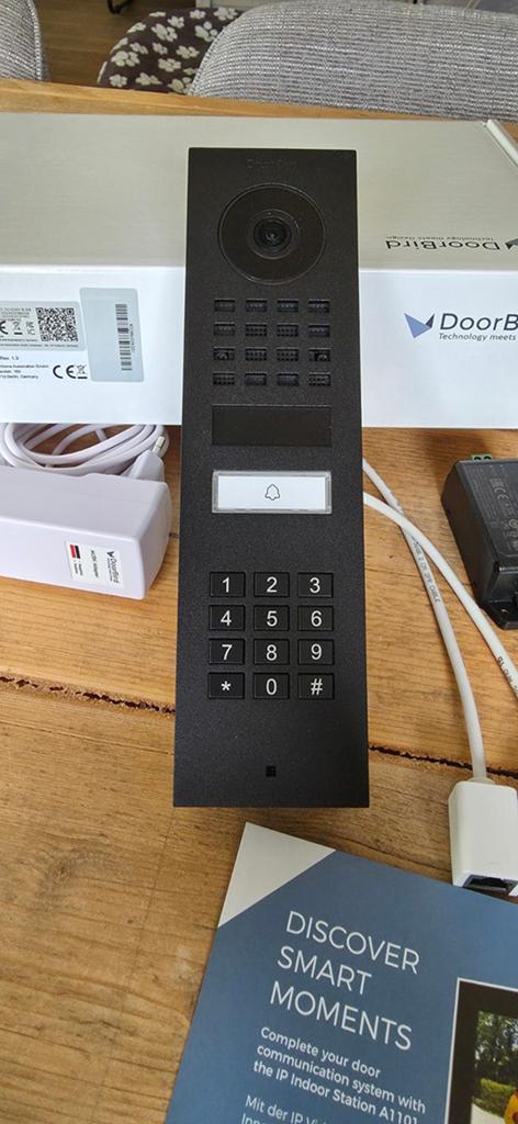 Doorbird D1101KV zwart opbouw+ binnenunit A1101 zwart wifi, Enlèvement, Compatible avec les smartphones, Neuf, Sans fil
