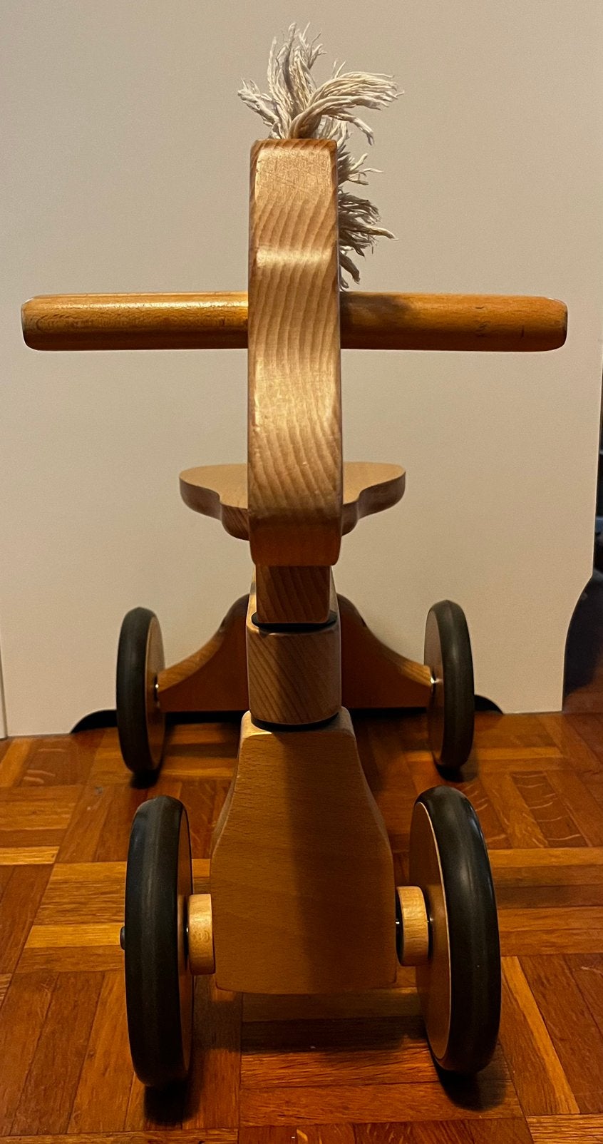 Porteur Jasper toys en bois de hêtre, Enfants & Bébés, Enlèvement, Utilisé, Jouet à Rouler ou à Bascule