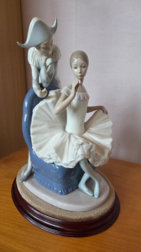 NAO porselein beeld "A Dream Come True", Ophalen, Nieuw, Mens