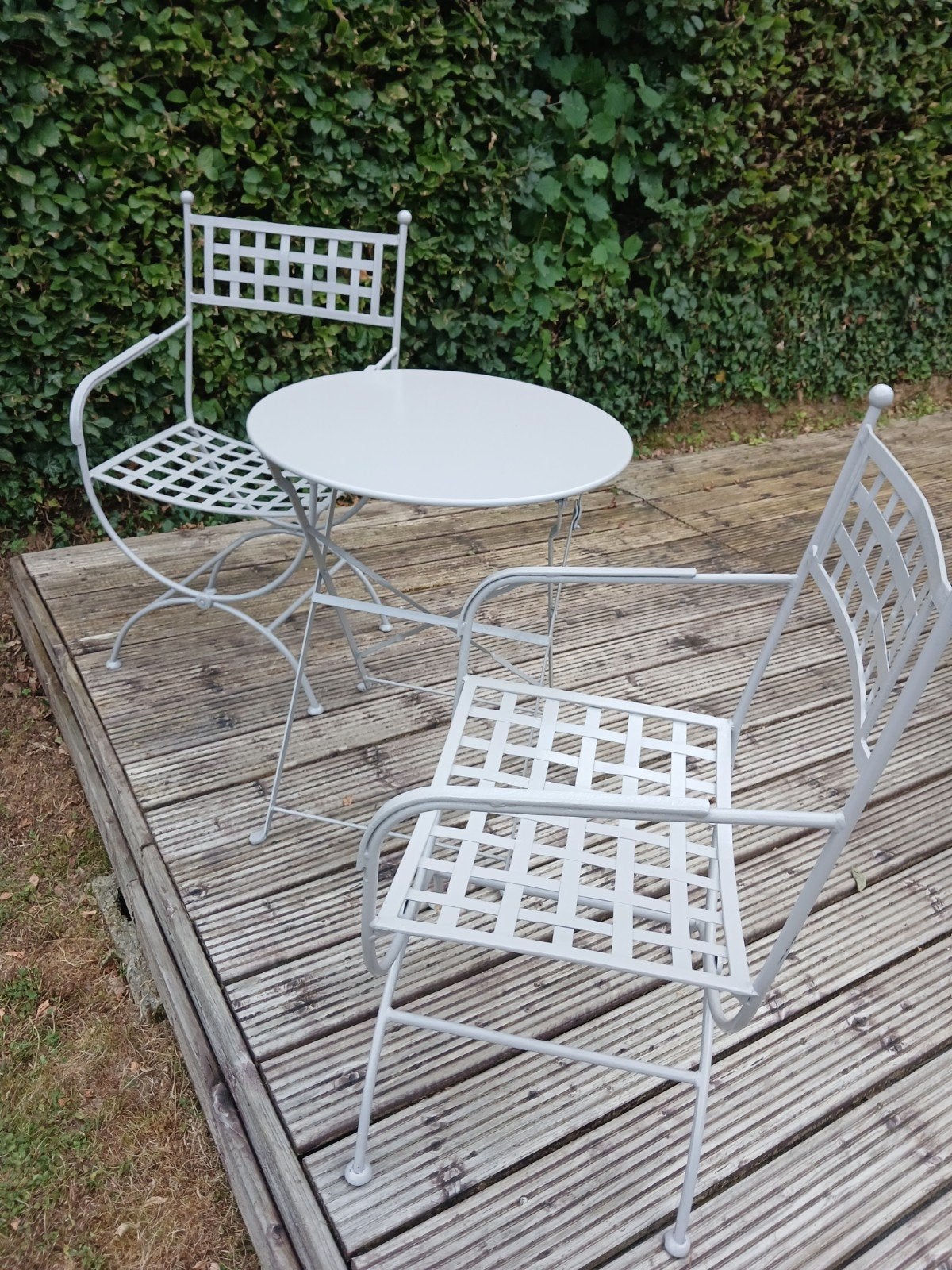 Ensemble bistrot, 2 chaises en fer forgé et table. 
Enlèveme, Enlèvement