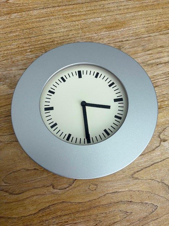 Moderne Wandklok, Ophalen of Verzenden, Zo goed als nieuw, Analoog, Wandklok