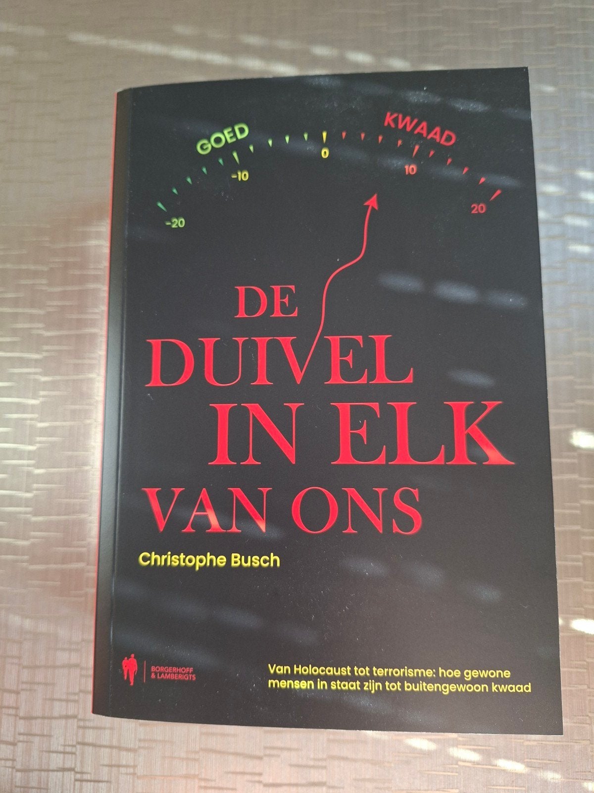De duivel in elke van ons., Ophalen