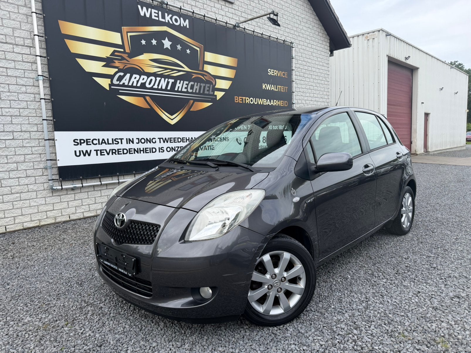 Toyota Yaris 1.4 D-4D 1ste eigenaar full ohb 142 000 km !, Autos, Toyota, Argent ou Gris, Achat, 4 portes, Entreprise