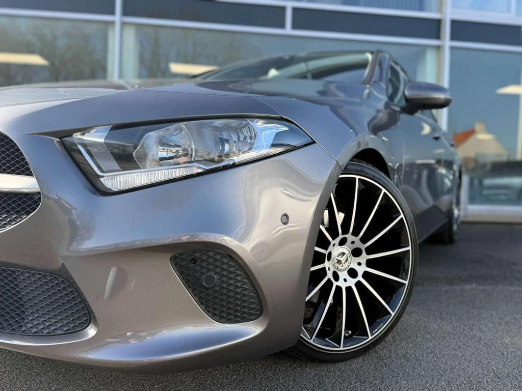 Mercedes-Benz A-CLASS 180 AMG VELGEN / ZETELVERWARMING / CAM, Auto's, Automaat, Gebruikt, 4 cilinders, USB