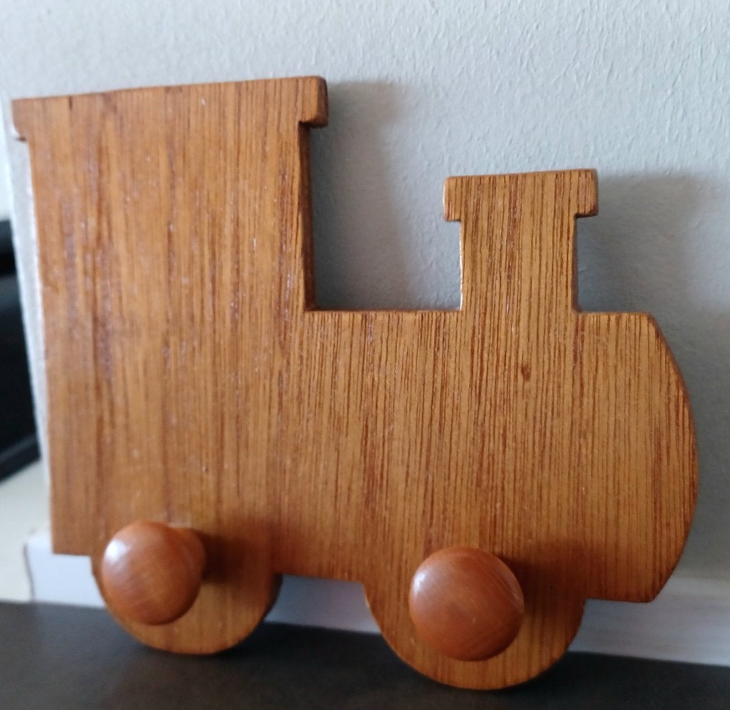 Set van 2 geverniste houten kinderkapstokken, Kinderen en Baby's, Bruin, Ophalen, Zo goed als nieuw, Kapstokje