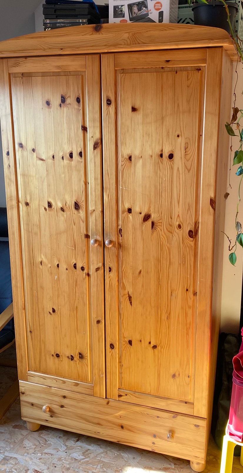 Ikea vintage kleerkast, Ophalen, Zo goed als nieuw