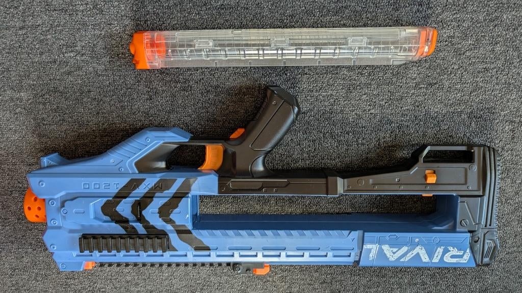 Lot NERF wapens met opbergbox, Ophalen