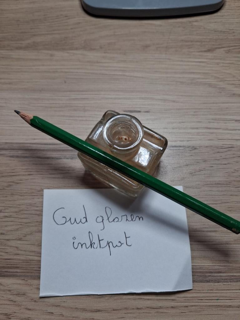 Bakelieten potje, glazen inktpot oud., Ophalen