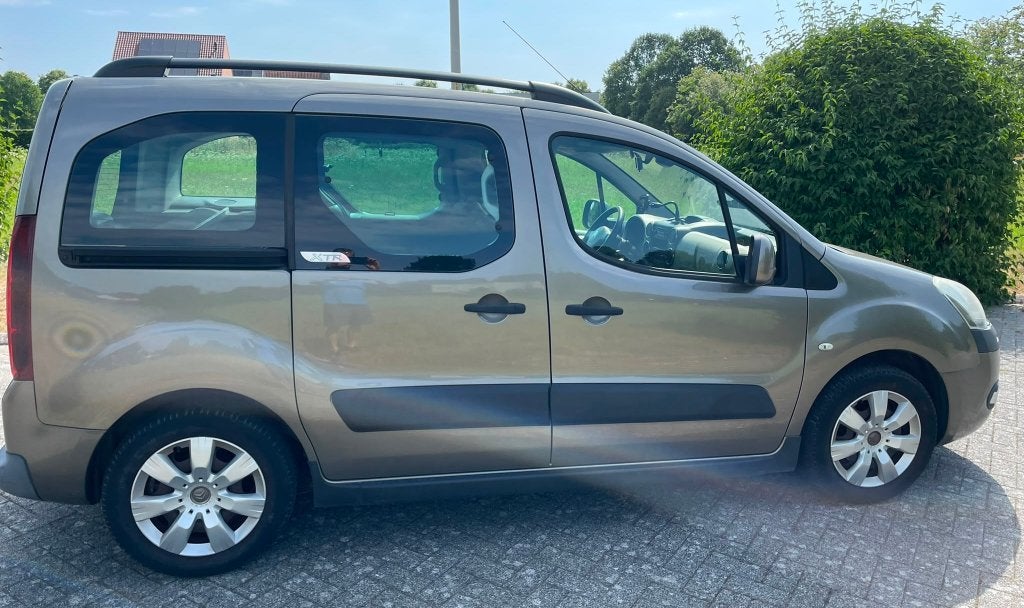 Citroën Berlingo 1.6 e-HDI 90 MAN XTR, Auto's, Citroën, Voorwielaandrijving, Bruin, Particulier, Onderhoudsboekje