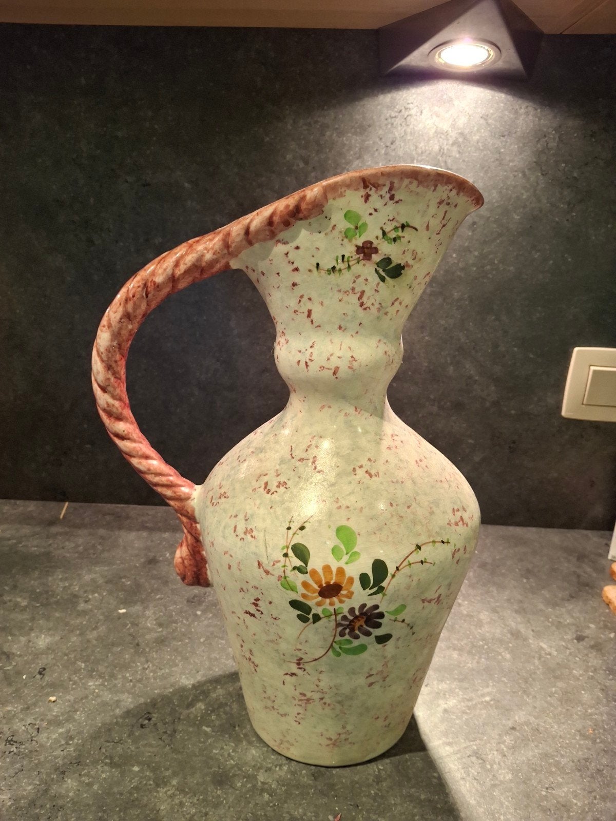Prachtige Vintage Majolica Schenkkan / Vaas met Gevlochten O, Antiquités & Art, Enlèvement