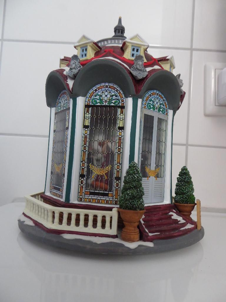 Luville Item salle de bal 600396, Divers, Noël, Utilisé, Enlèvement ou Envoi