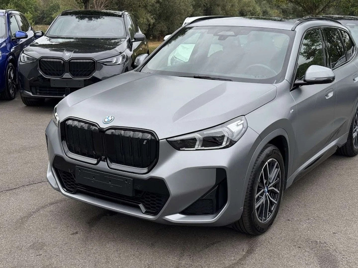 BMW iX1 xDrive30 M Sport / PANO / 360 / TRKHK / LEDER / HUD, Autos, Cuir, Argent ou Gris, Achat, 306 ch