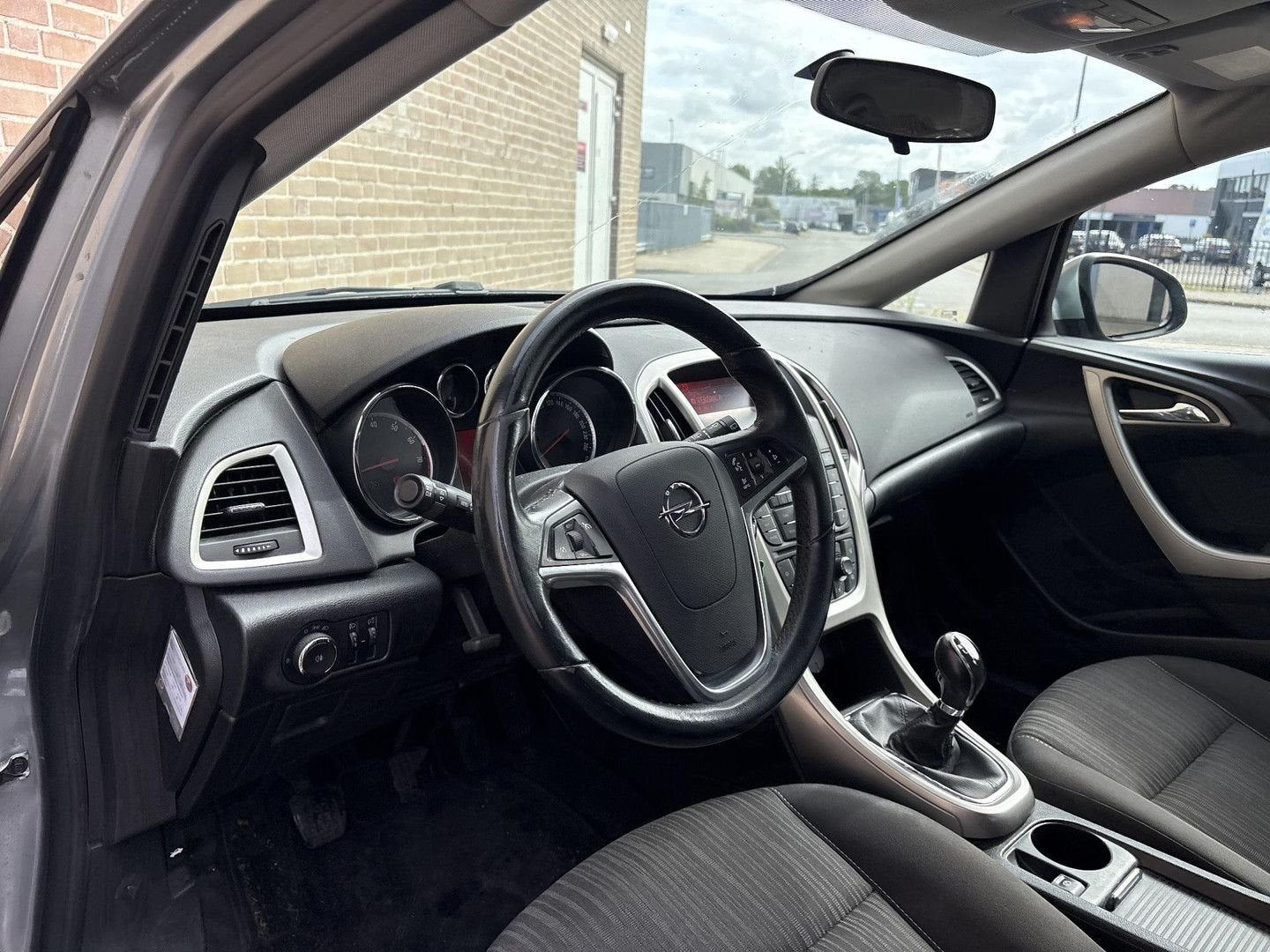 Opel Astra 1.4 Cosmo | Airco | Cruise | PDC | Stoelverwarmin, Autos, Argent ou Gris, 129 g/km, Entreprise, Boîte manuelle