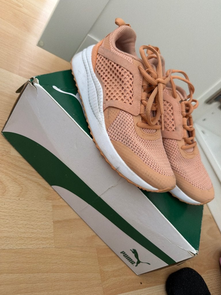Basket puma femme, Sport en Fitness, Basketbal, Ophalen, Gebruikt, Schoenen