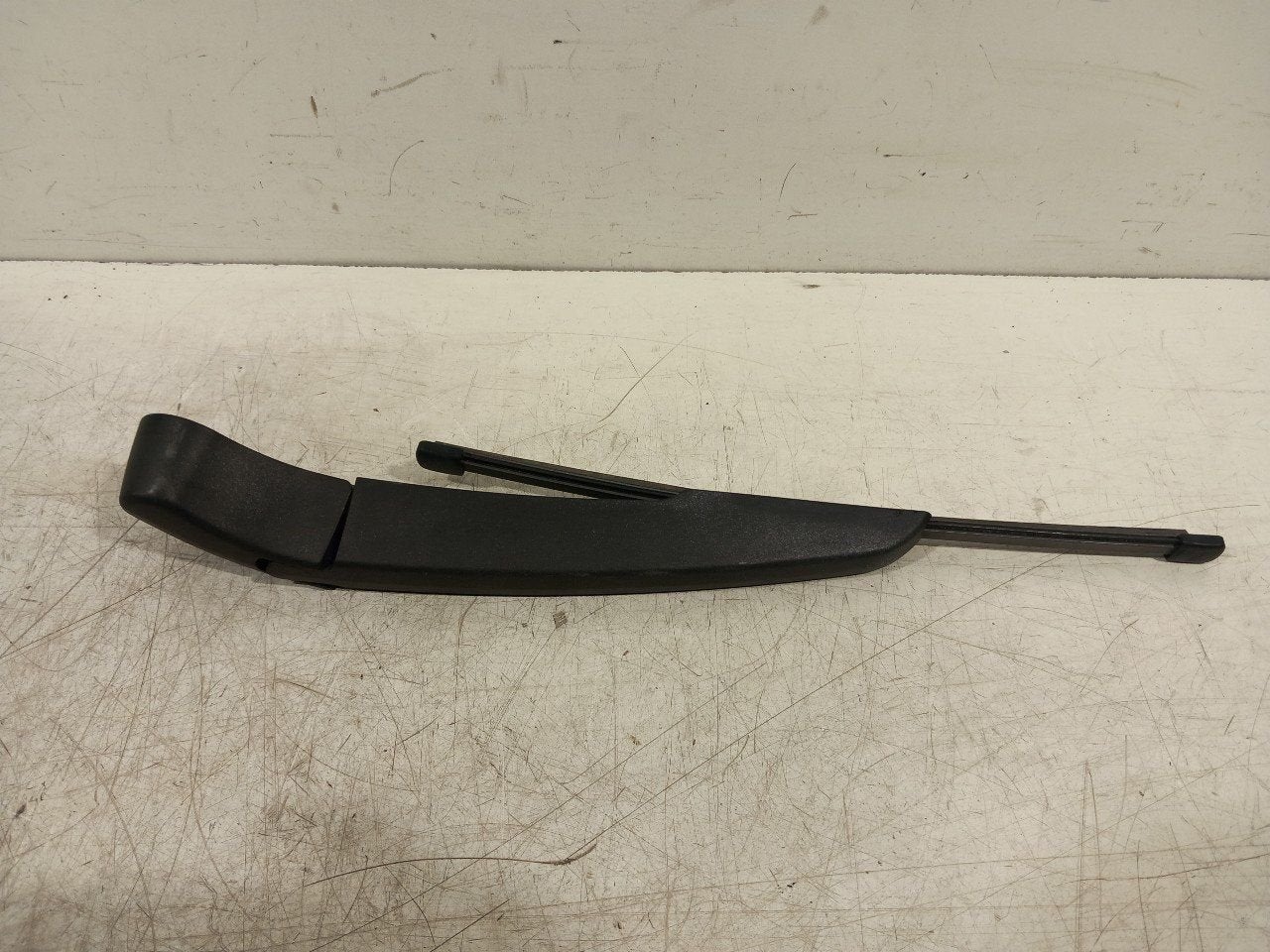 Ruitenwisserarm achterruit BMW 2 serie, Onderdelen@venauto.nl, Van der Ven Autorecycling B.V., Gebruikt, Ettenseweg 76, 4706 PB Roosendaal, The Netherlands