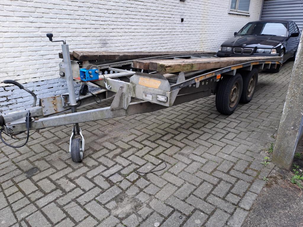 Transporteur de voitures, frein de voiture, ambulance, Enlèvement
