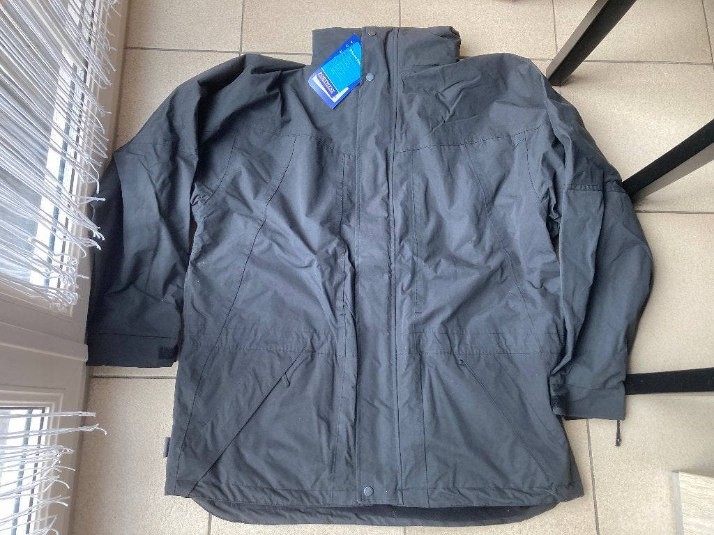 Nieuwe stevige Portwest jas ( Zwart ) Maat L, Kleding | Heren, Jassen | Winter, Ophalen of Verzenden, Nieuw, Maat 52/54 (L), Zwart