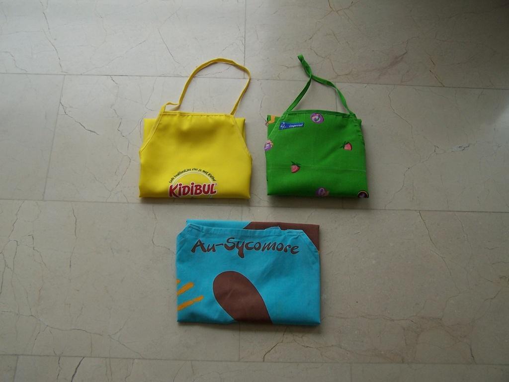 Kinderschorten, Huis en Inrichting, Keuken | Textiel, Ophalen of Verzenden, Zo goed als nieuw, Overige kleuren, Schort